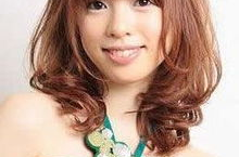 瘦长脸50岁女生适合什么发型呢,50岁瘦长脸女性发型指南