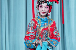 京剧红娘,跨越时空的爱情使者